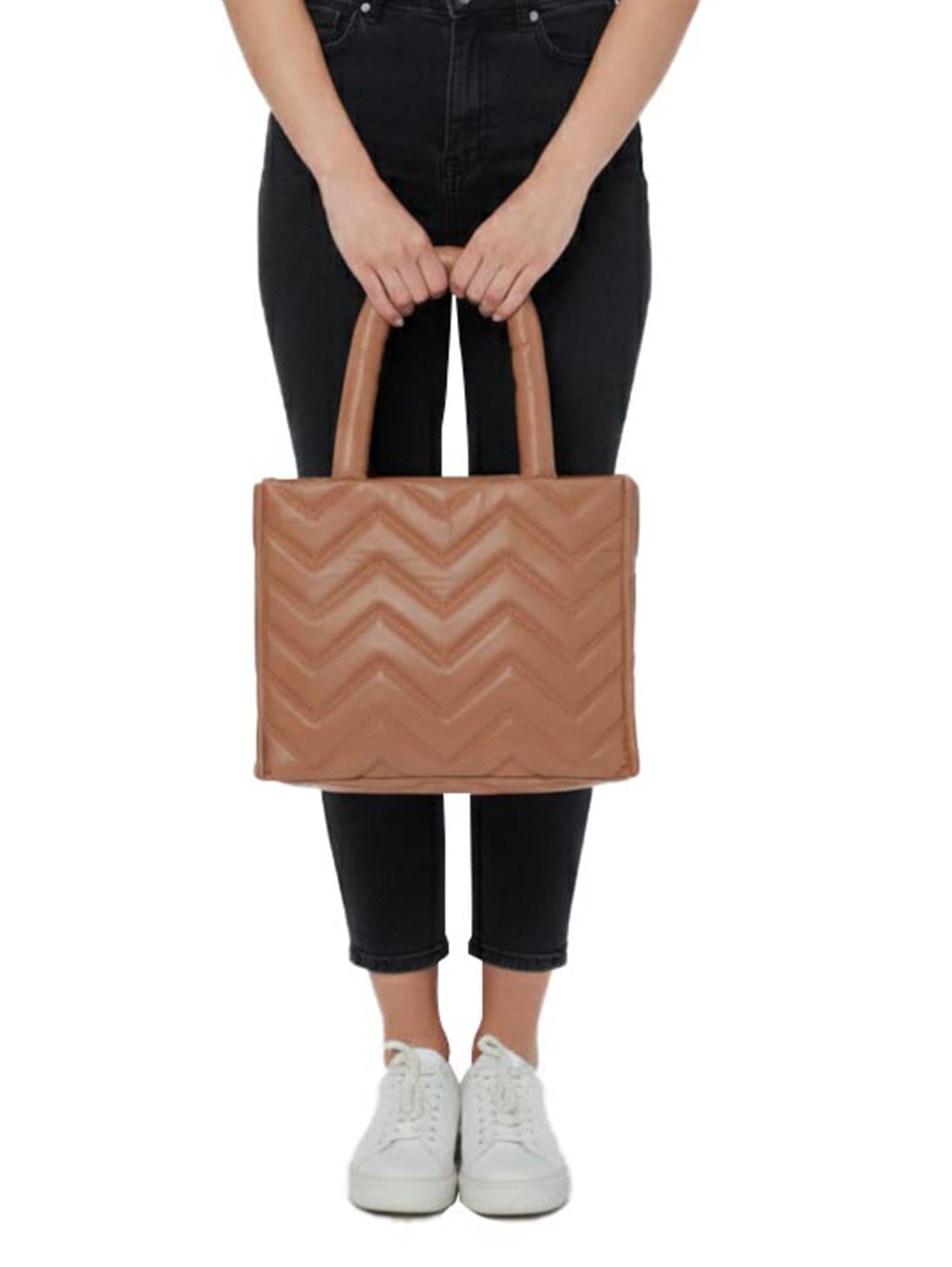 Havan Square With Short Strap Bag