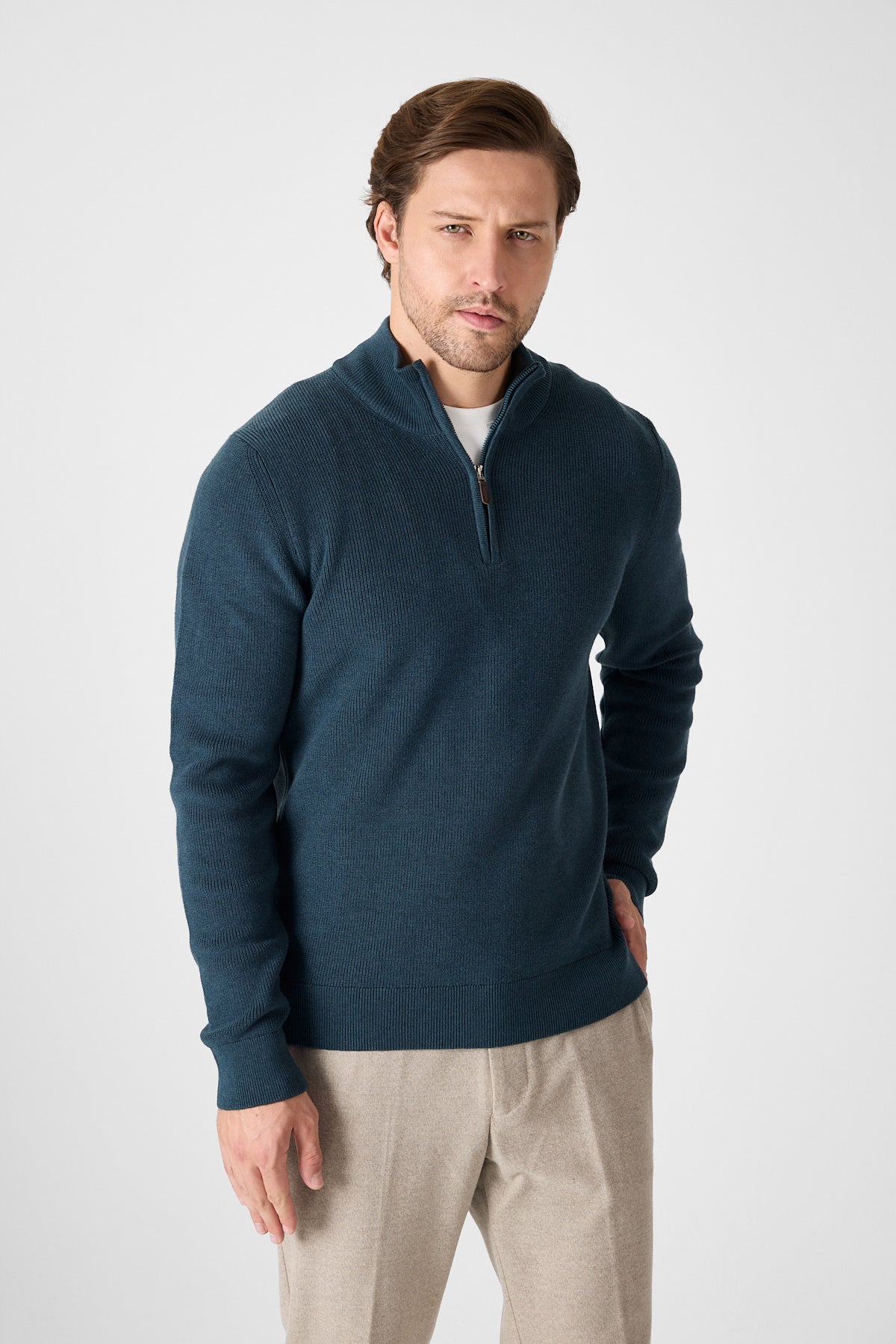 Casual Dark Green Quarter Zip Pullover With Contrast Collar Accent