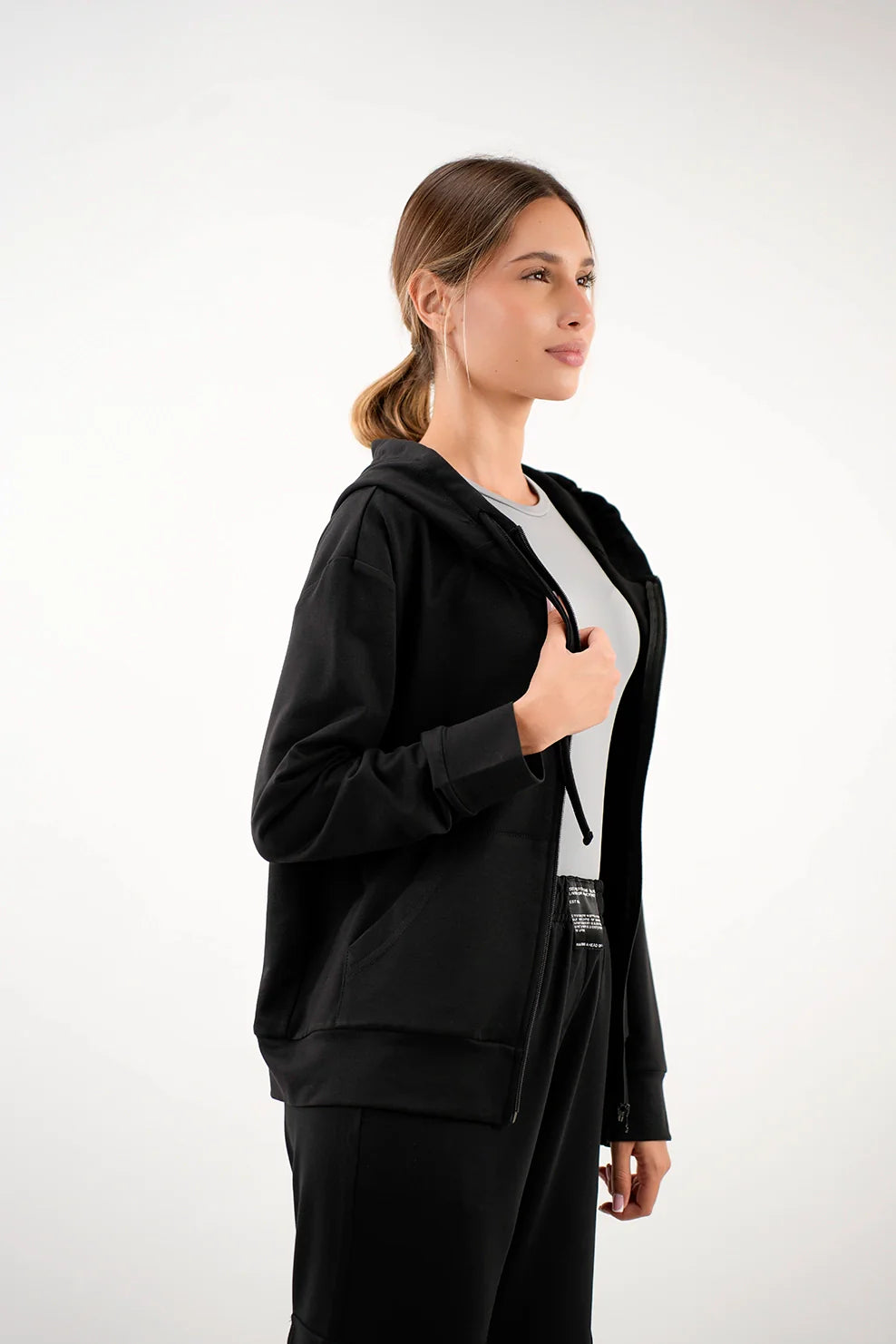 Black Simple Jacket With Zipper To Close