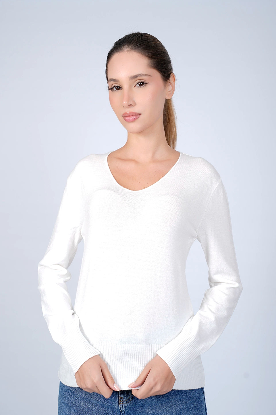 V-Neck Off White Knit Wear