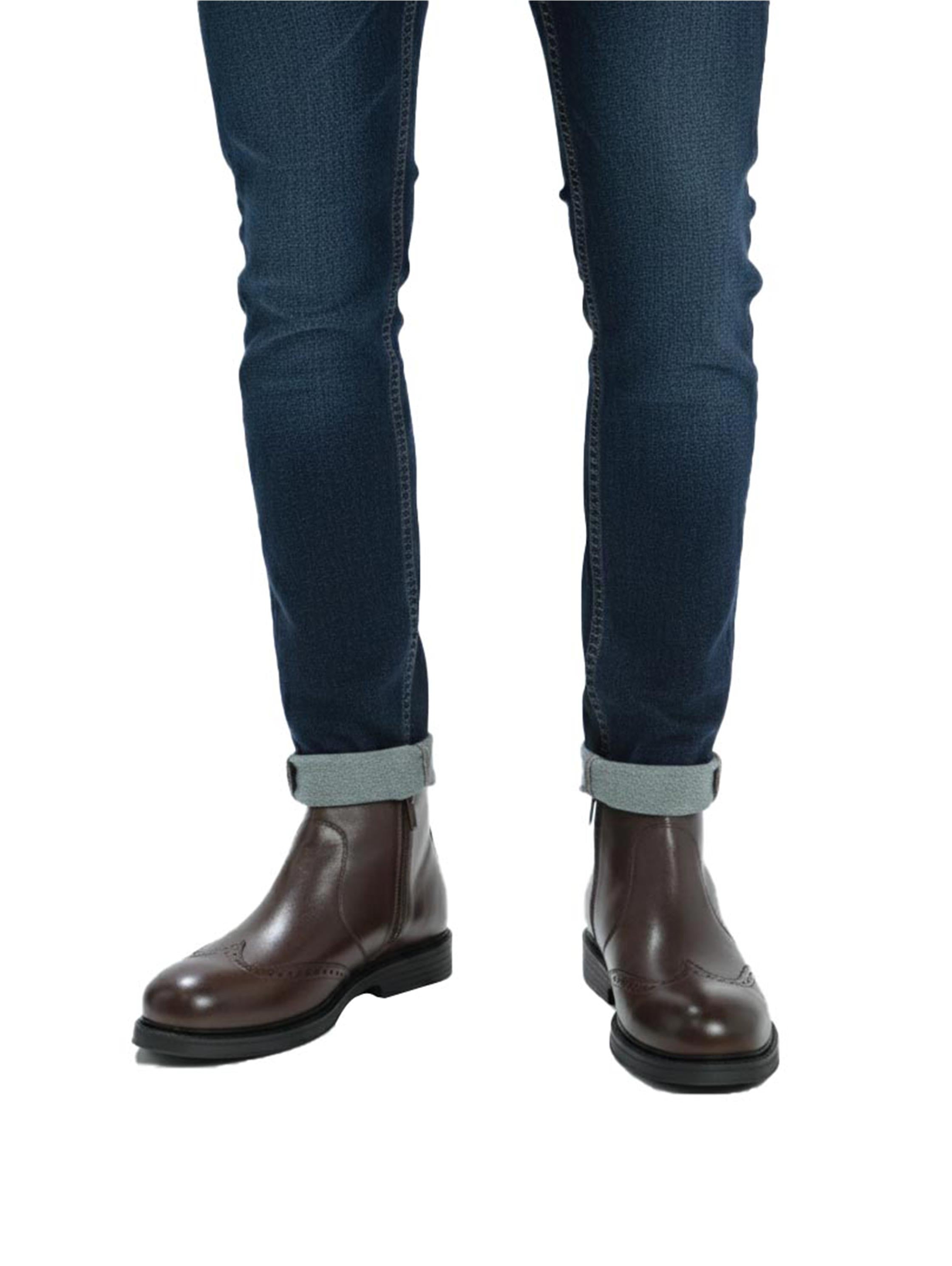 Brown Casual Boot With Side Zipper To Close