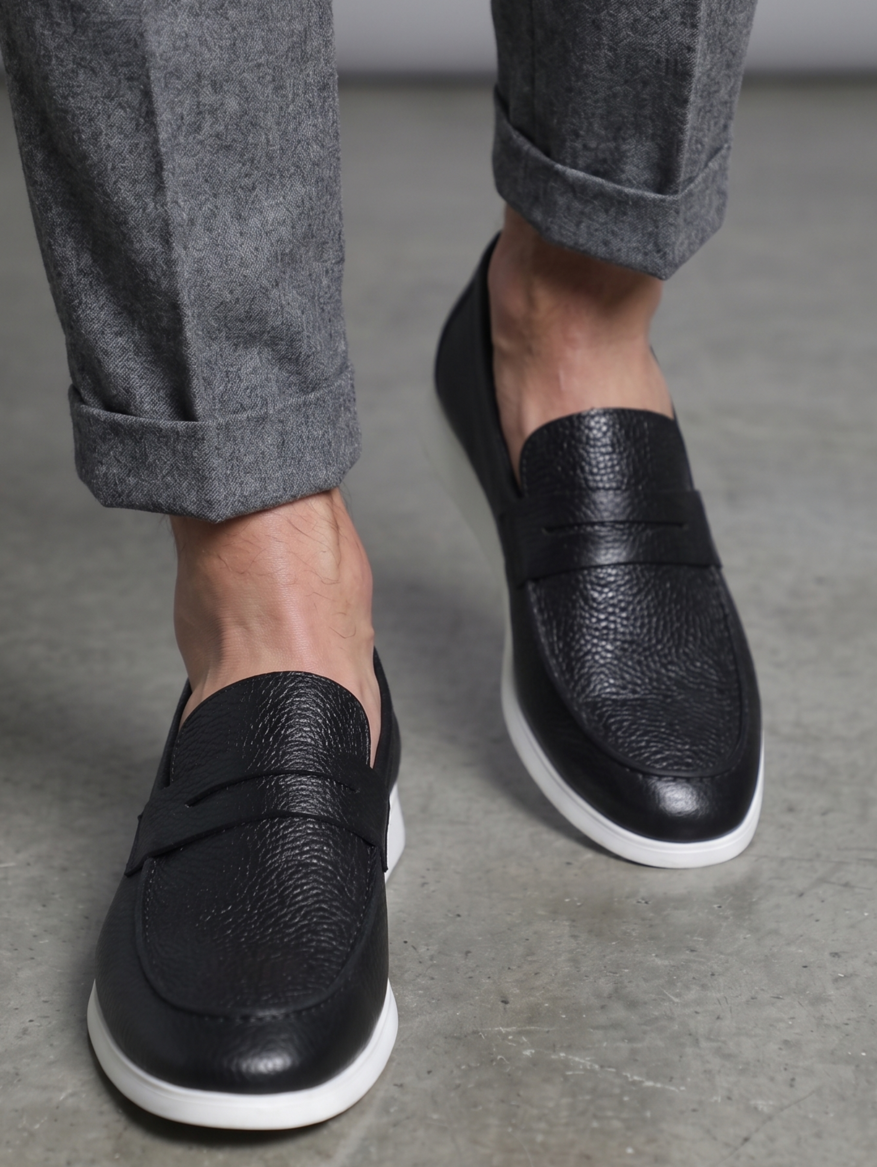 Black Leather Loafers With Modern Smart Casual Design