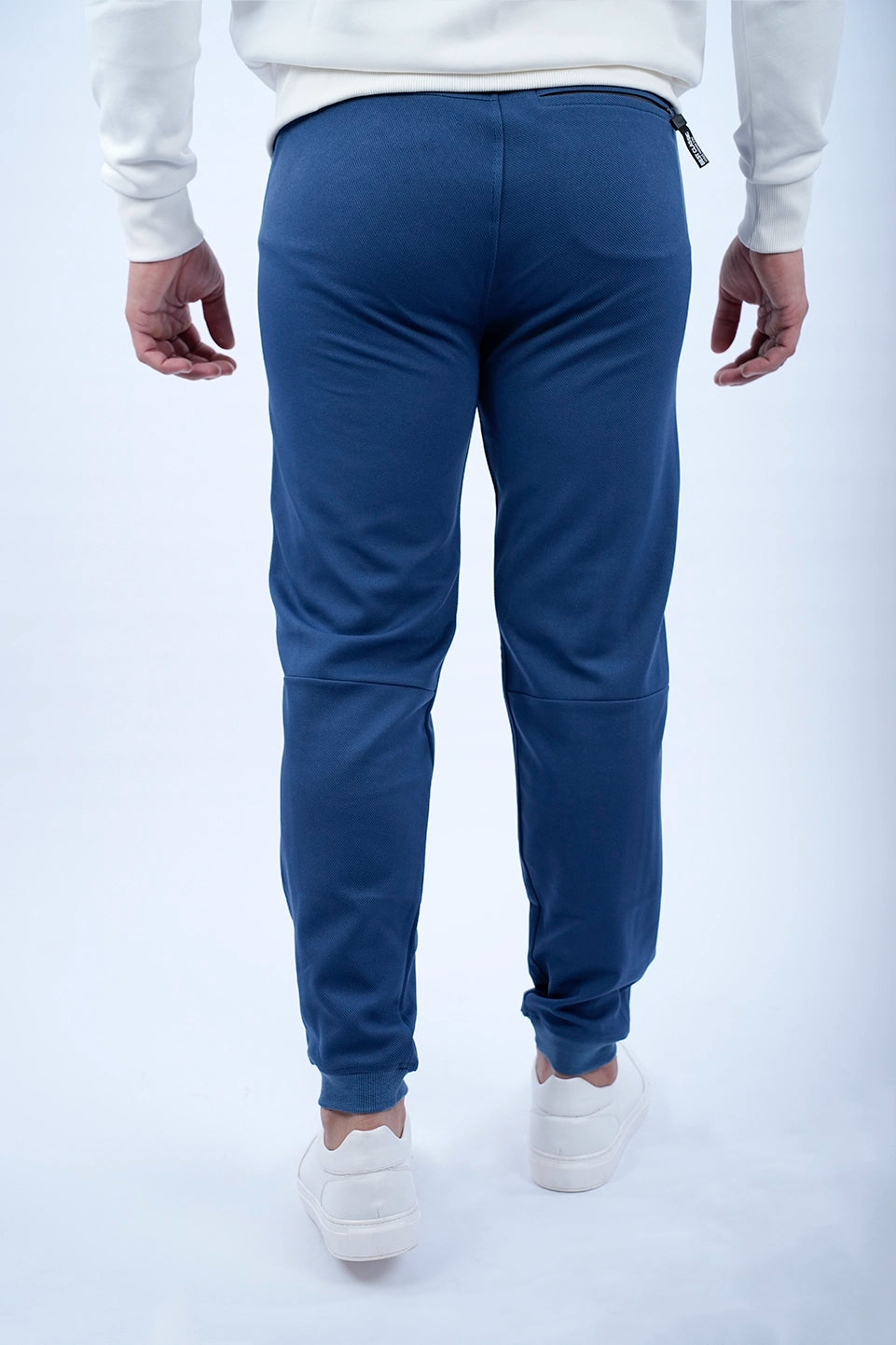 Indigo Jogging With Zippered Closable Pockets