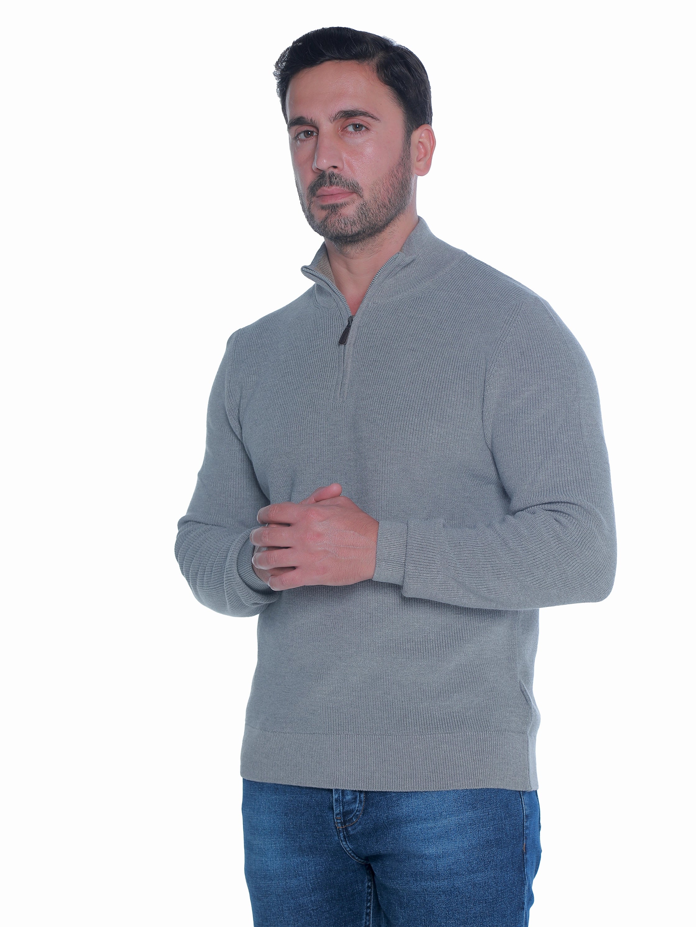 Long Sleeved Grey Pullover With Thin Ribbed Design
