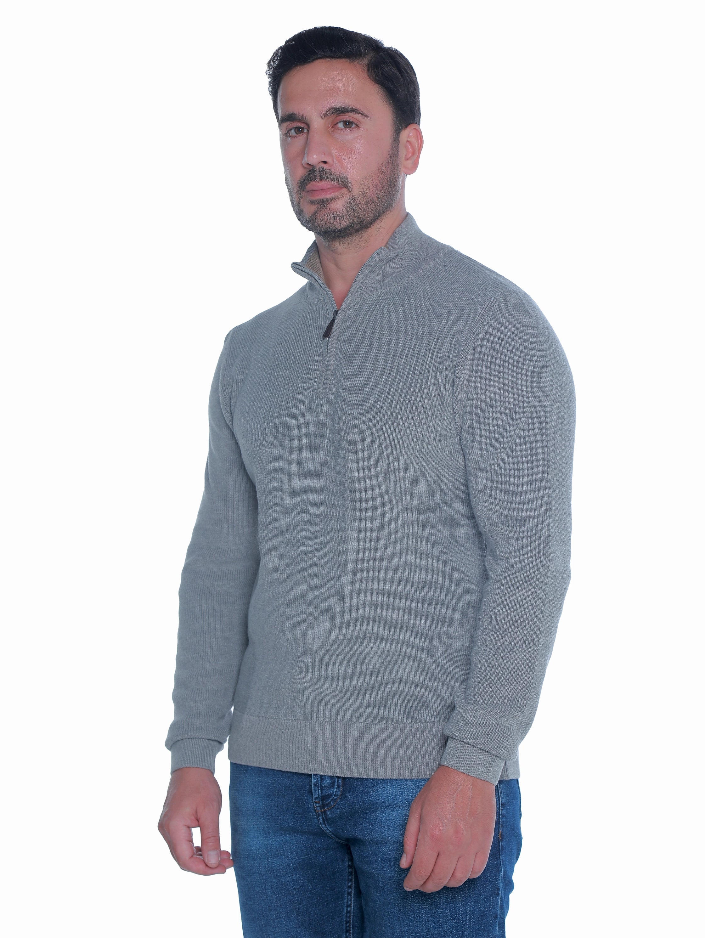 Long Sleeved Grey Pullover With Thin Ribbed Design