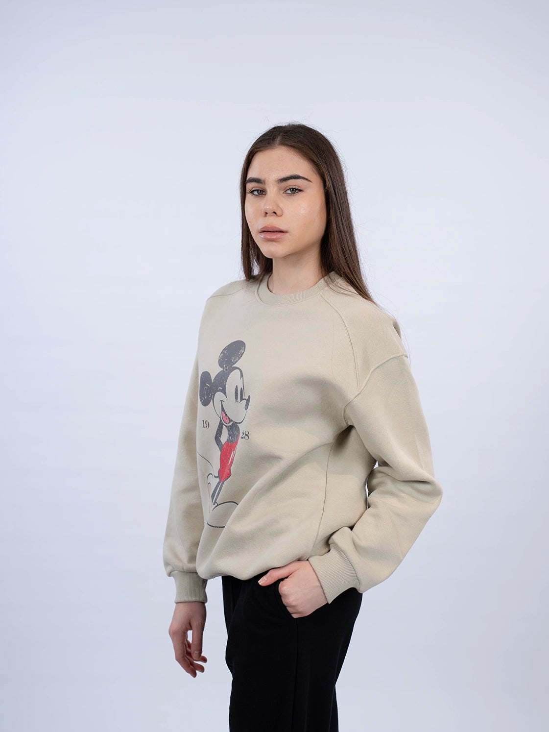 Light Green Casual Sweater With Cartoon Front Design