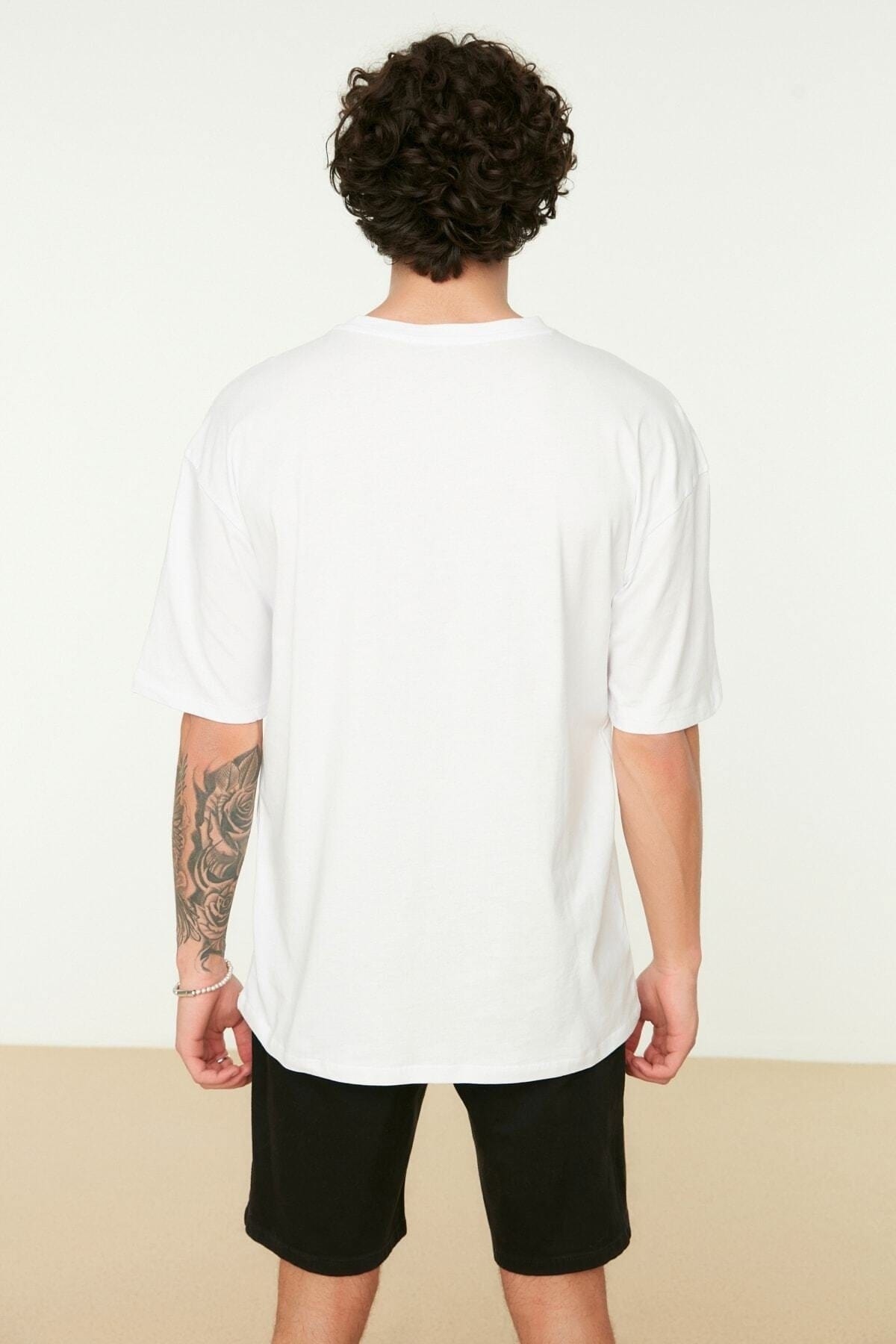 Trendyol Casual T-shirt With Artistic Front Design