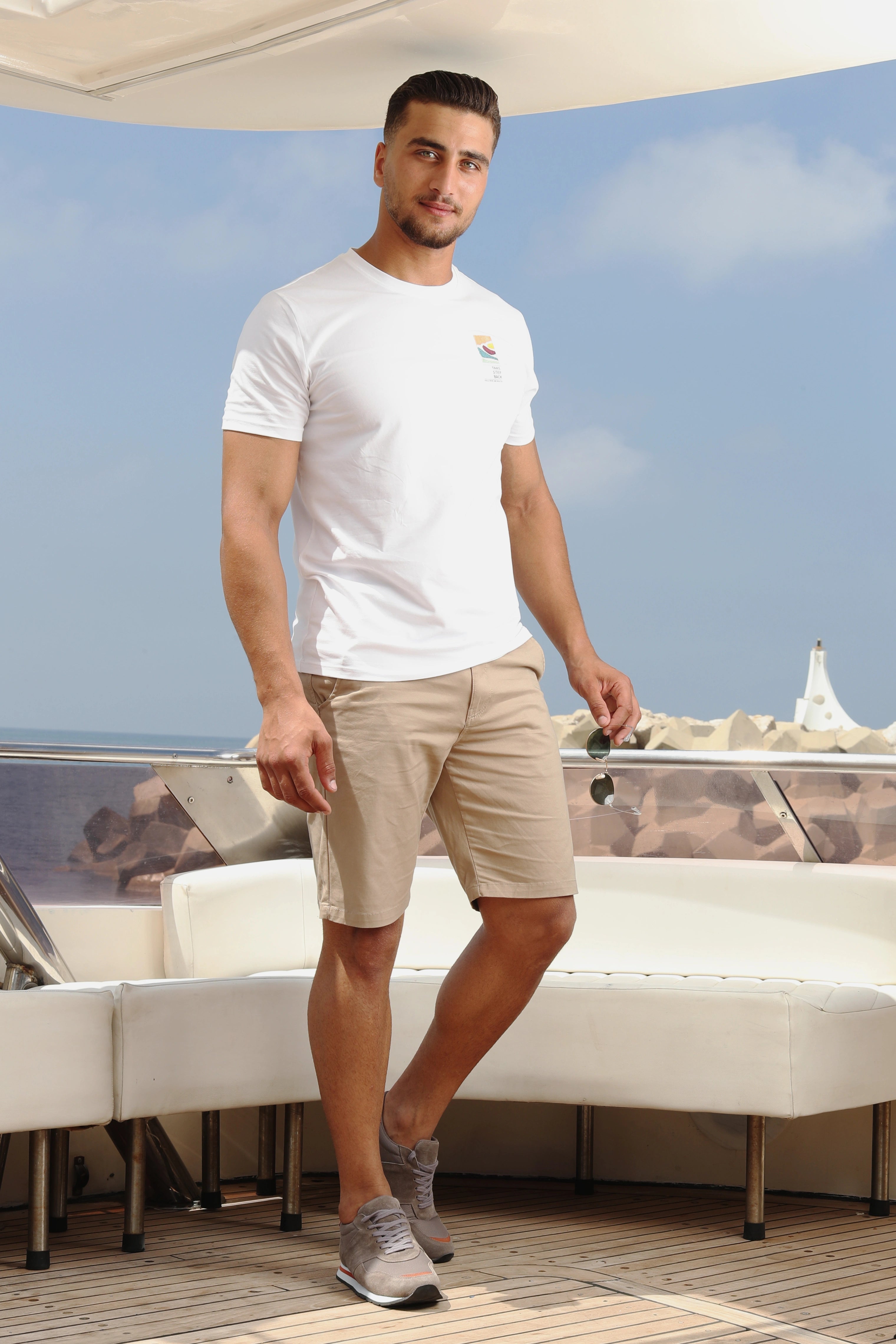 Beige Chino Short With Button To Close