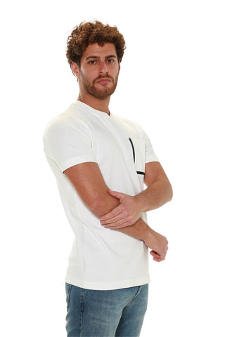 White T-shirt With Pocket Design