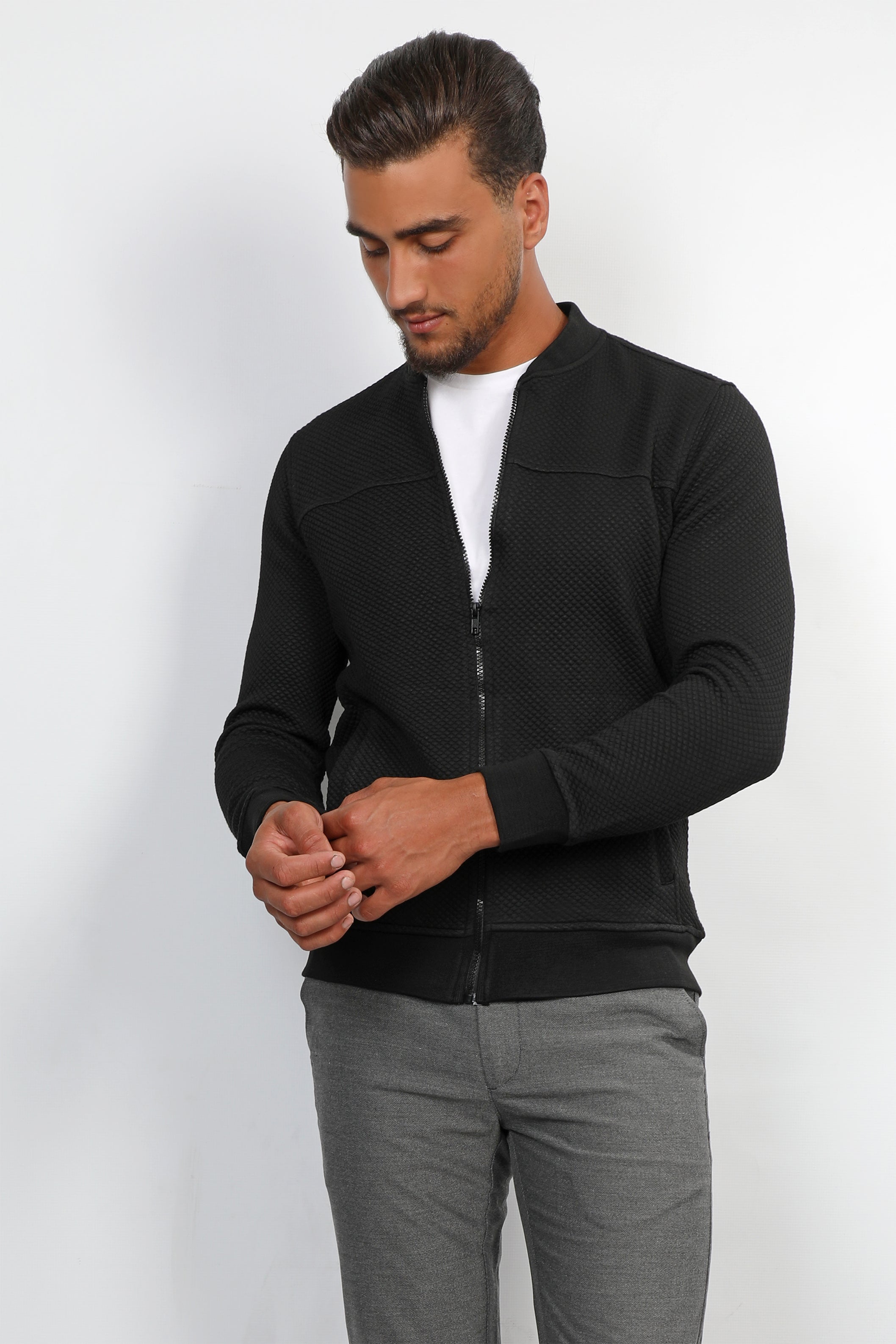 Men Stylish Zipped Black Sweater