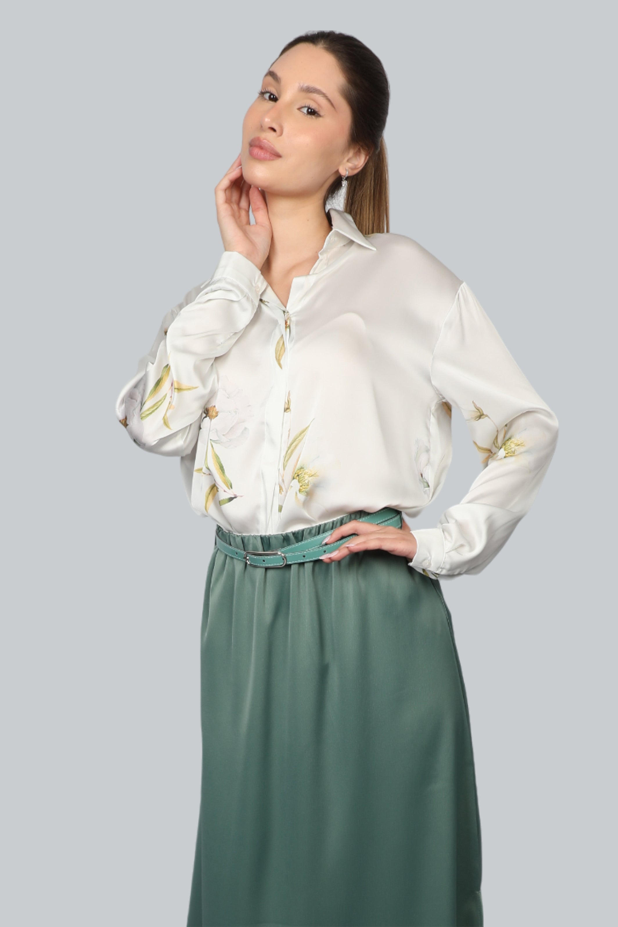 Women Shirt Long Sleeves With Simple Flower Design