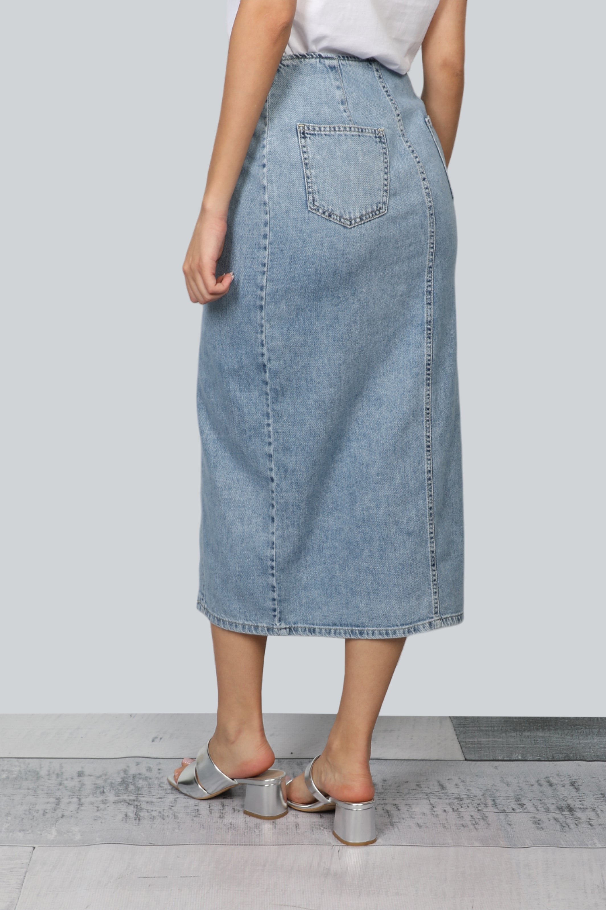 Blue Denim Skirts With Button To Close
