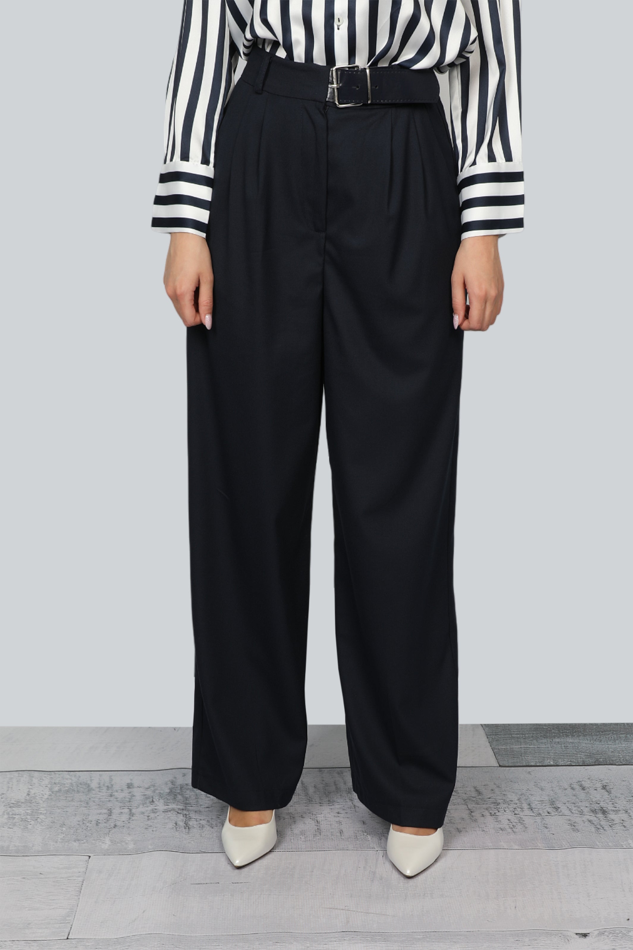 Wide Navy Pants With Side Belt