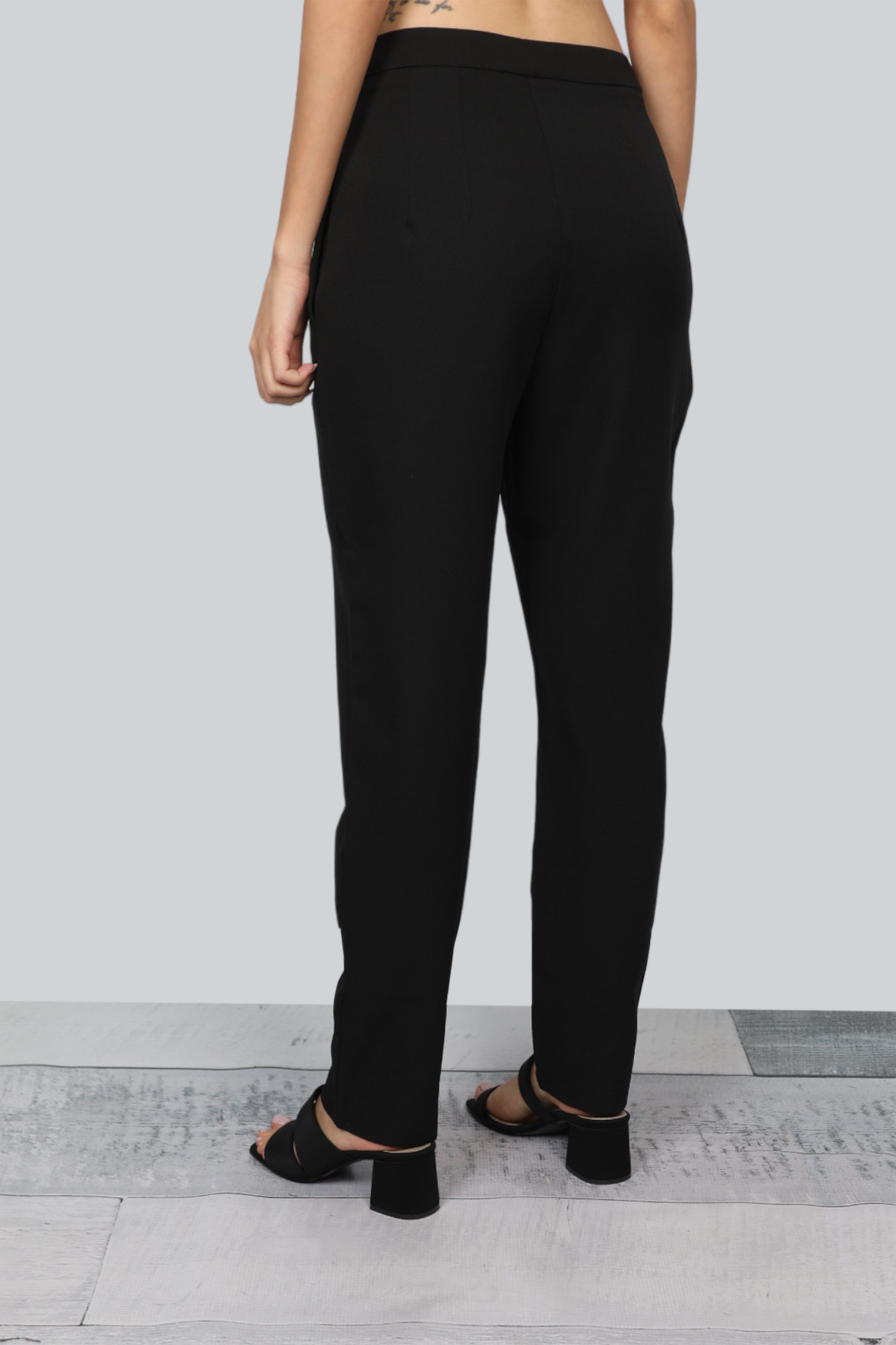 Women Regular Fit Black Pants With Button To Close