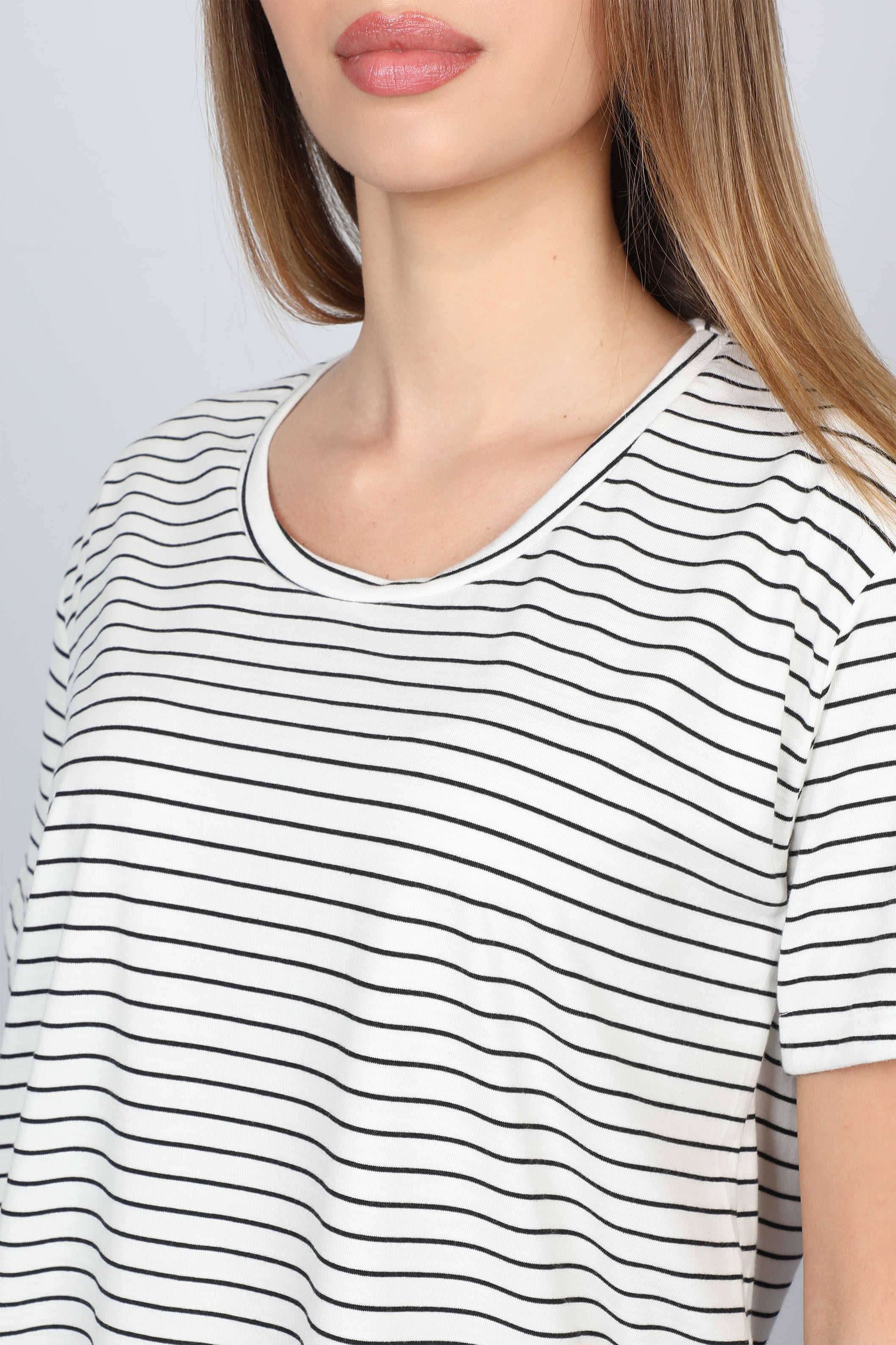 White Oversize Stripe T-shirt With Open Side