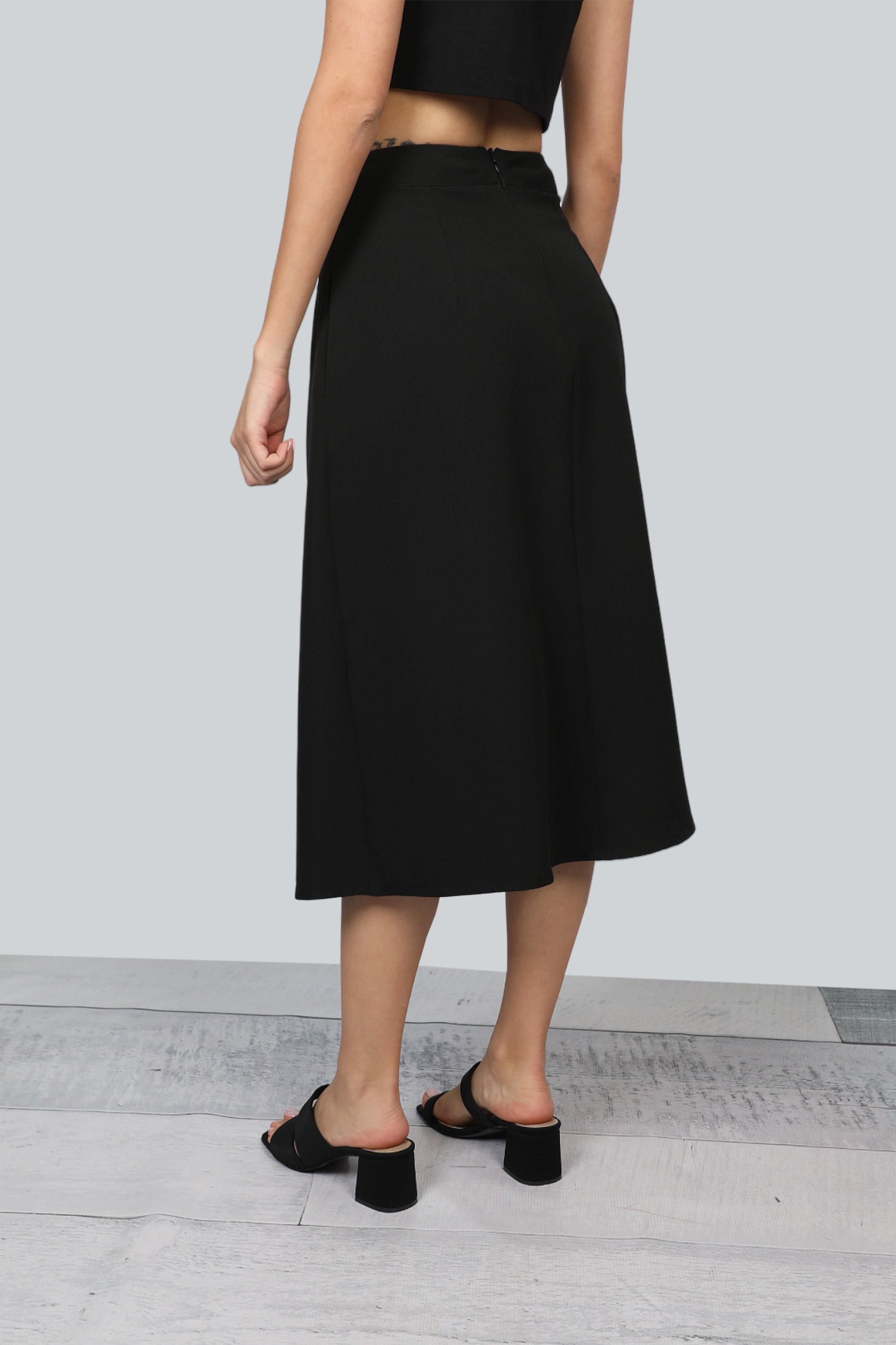Classy Black Knee Length Skirts With Waist Chain