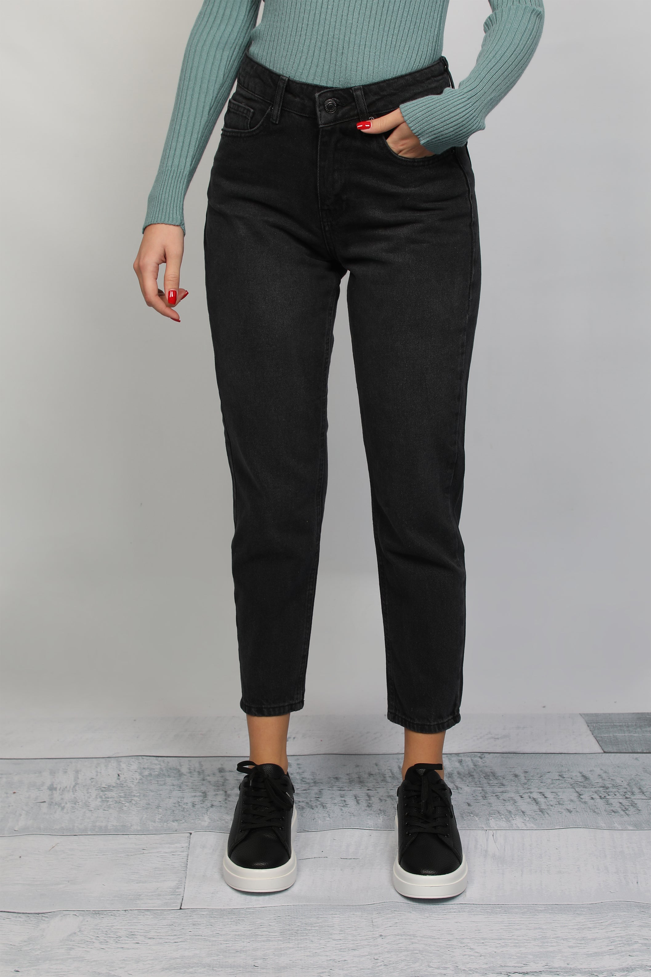 Women Mom-Fit Stylish Black Jeans