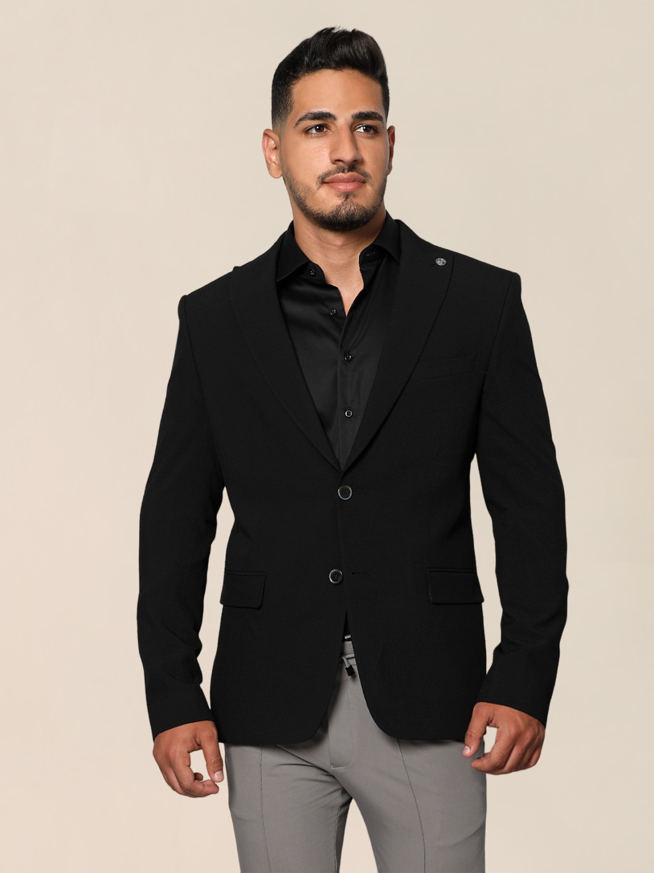 Men Black Slim-Fit Classy Buttoned Blazer