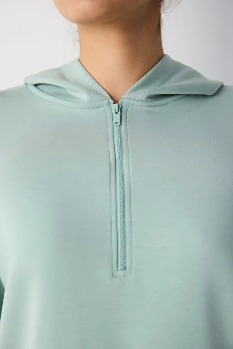 Penti Zippered Green Sweatshirt