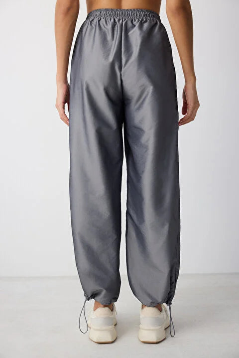 Penti Parachute Shinny Grey Jogger