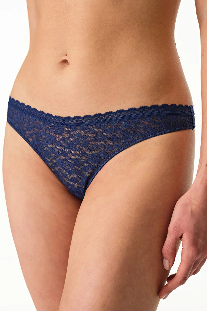 Penti Navy Easy Lace V-Model Thong