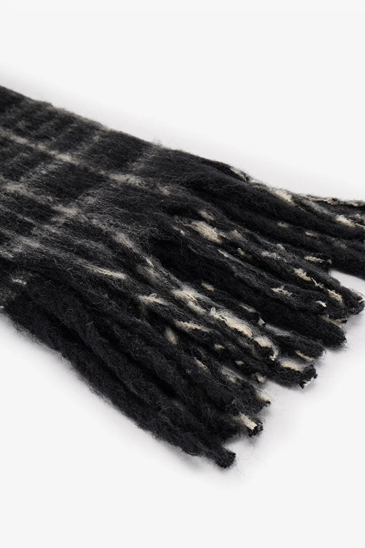 Penti Black Striped Scarf