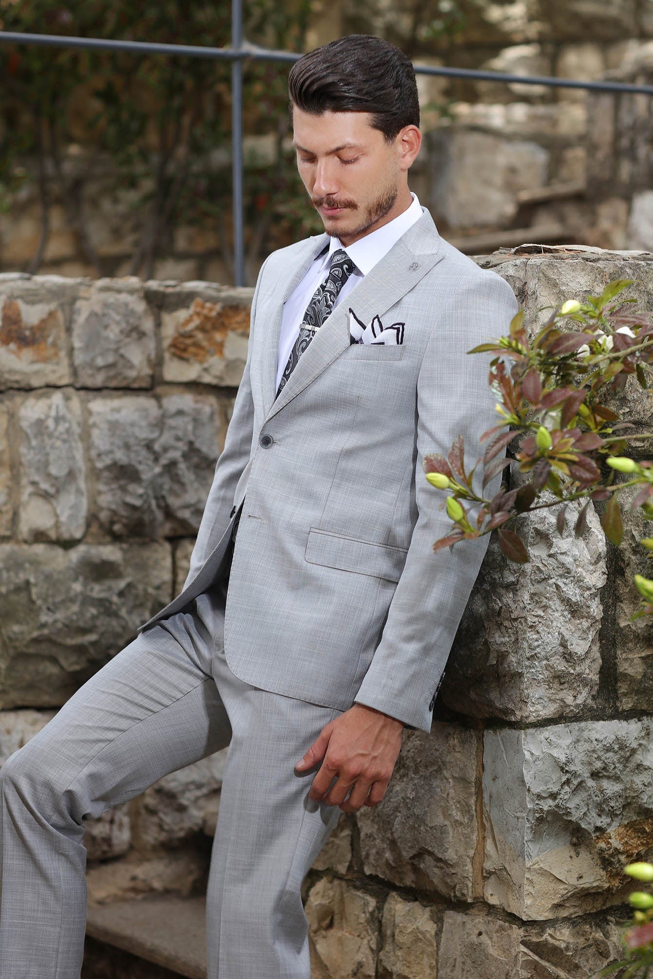 Men 2-Piece Light Grey Stylish Classic Suit