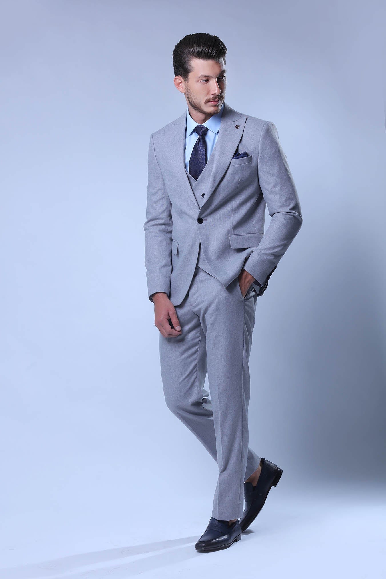 Men Light Grey 3-Piece Classic Designed Suit