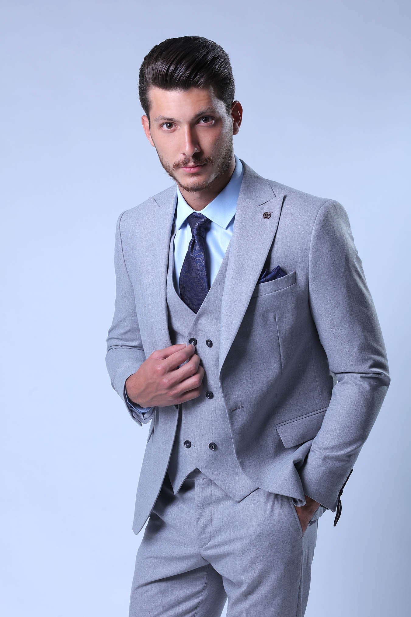 Men Light Grey 3-Piece Classic Designed Suit