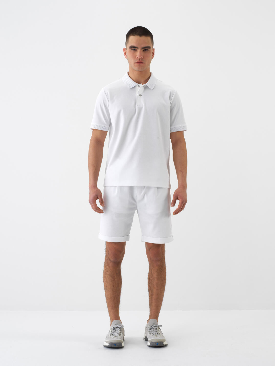 Xint White Cotton Short With Elastic Waist
