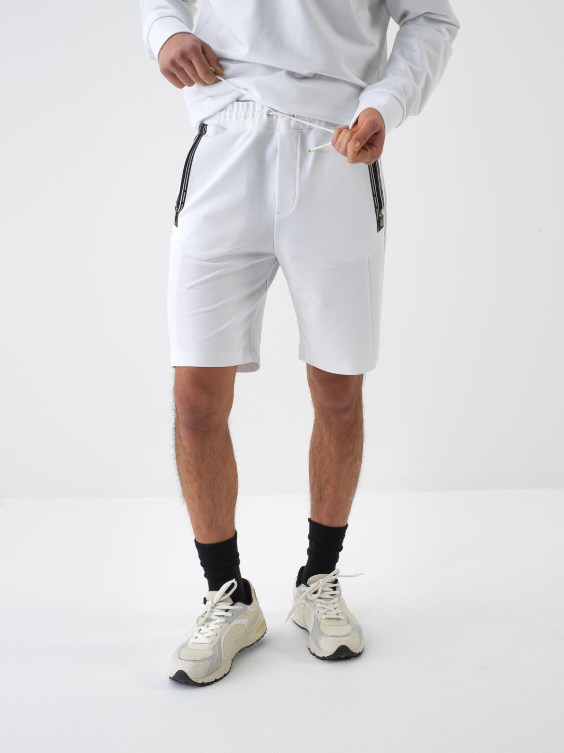 Xint White Slim Fit Cotton Short With Zippered Closable Pockets