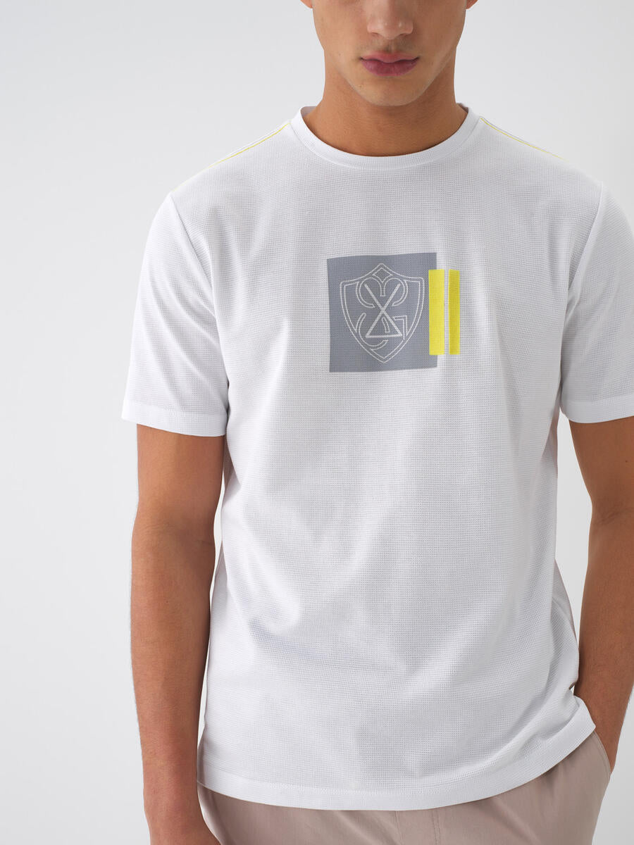 Xint Men White T-shirt With Front Design