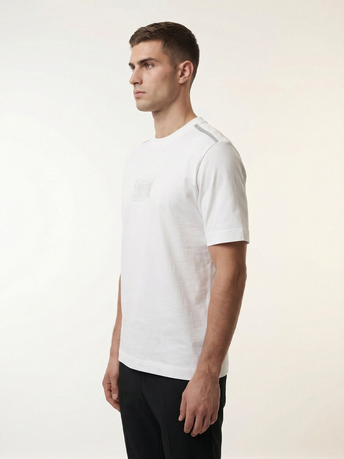 Xint White Round Neck T-Shirt