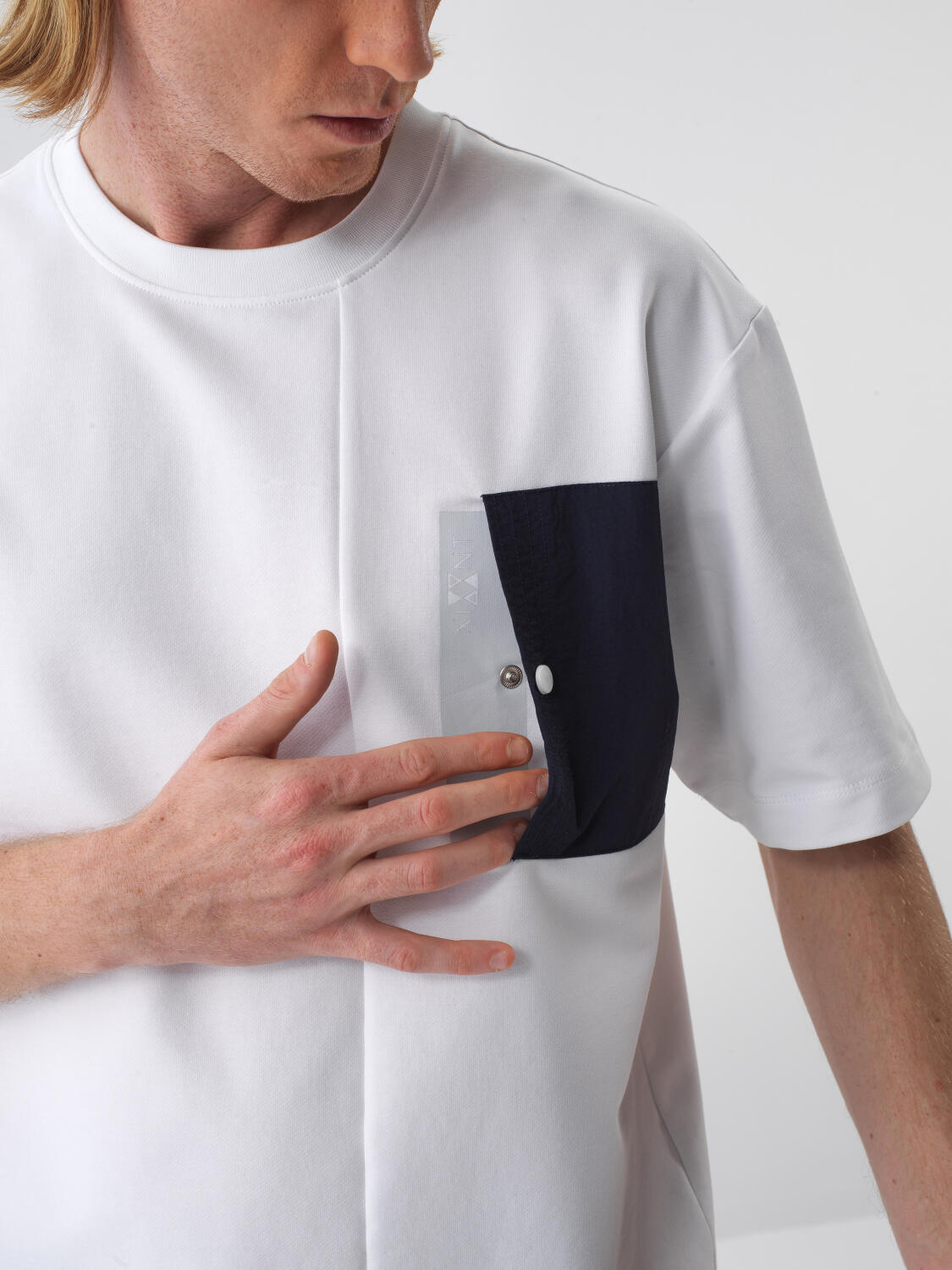 Xint White Cotton T-shirt With Chest Pocket