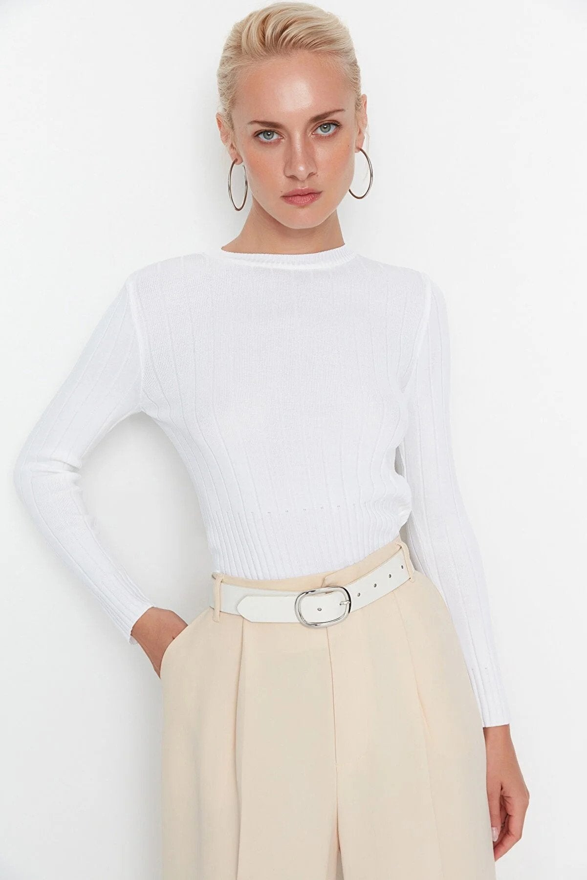 Trendyol Slim Fit Classy White Sweater