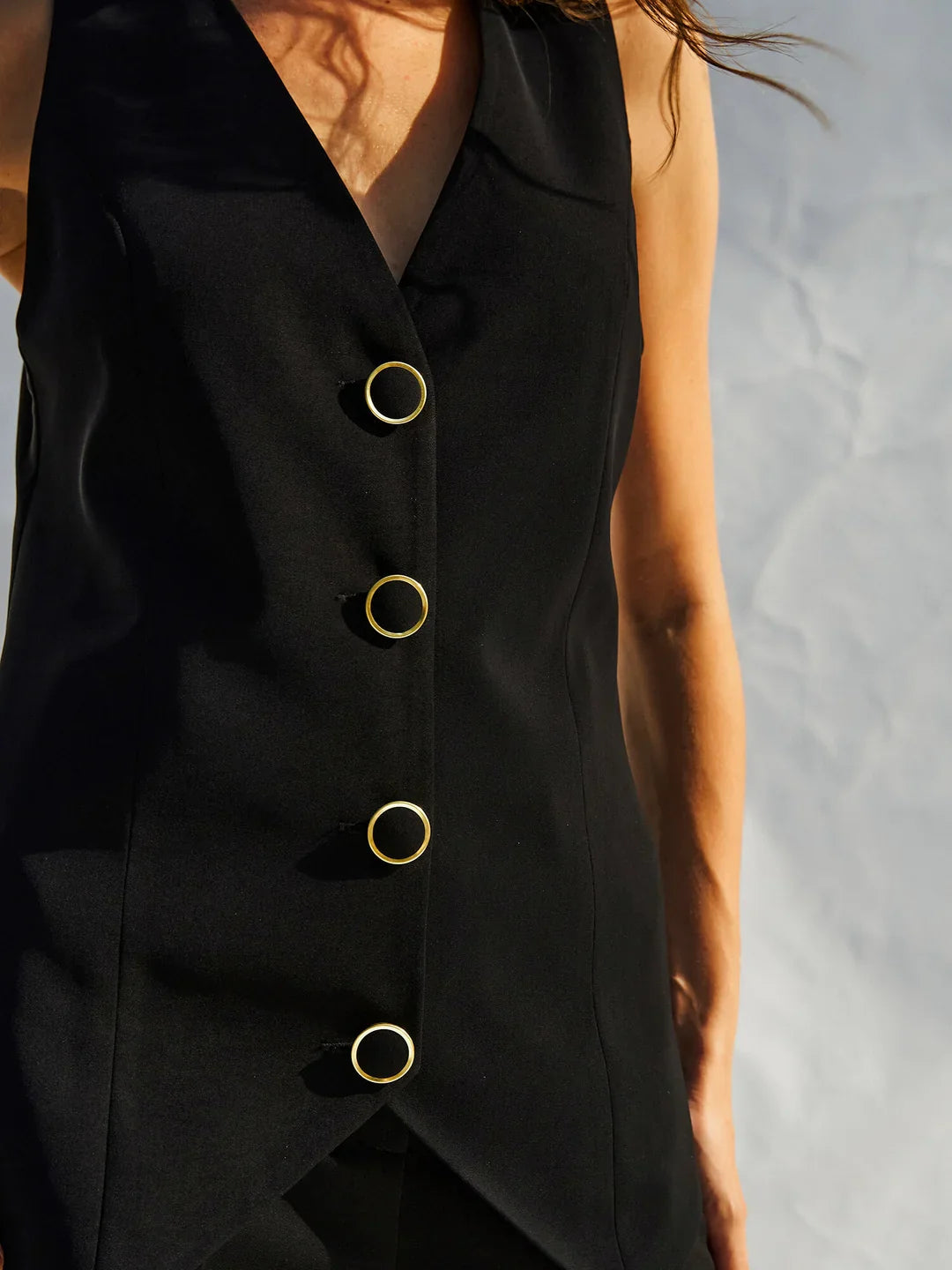 Lefon Buttoned V-Neck Black Vest
