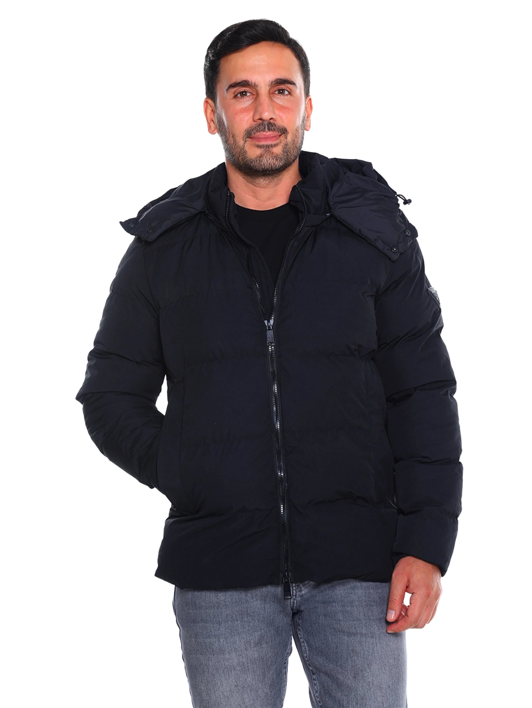 Black Puffer Warme Jacket With Attached Hood