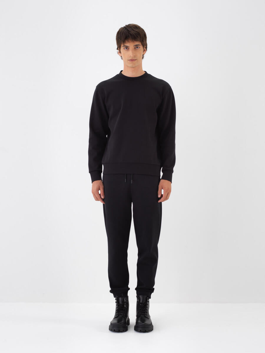 Xint Basic Black Jogging