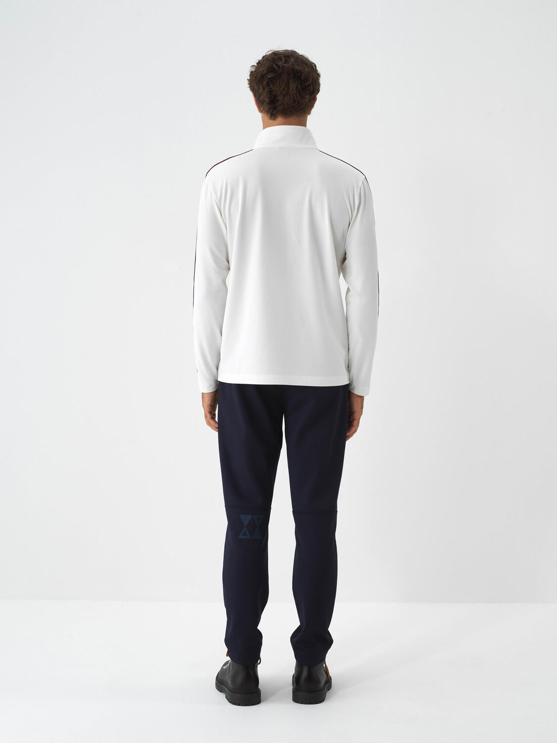 Xint Offwhite Flexible Textured Regular Fit Sweater