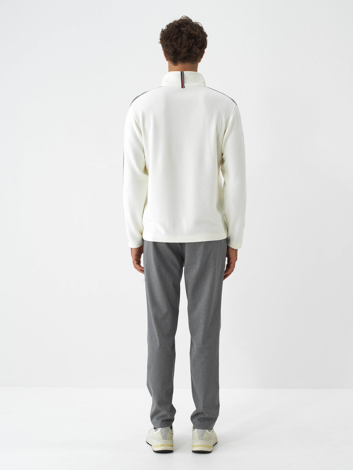 Xint Offwhite Soft Fleece Surface Slim Fit Pullover