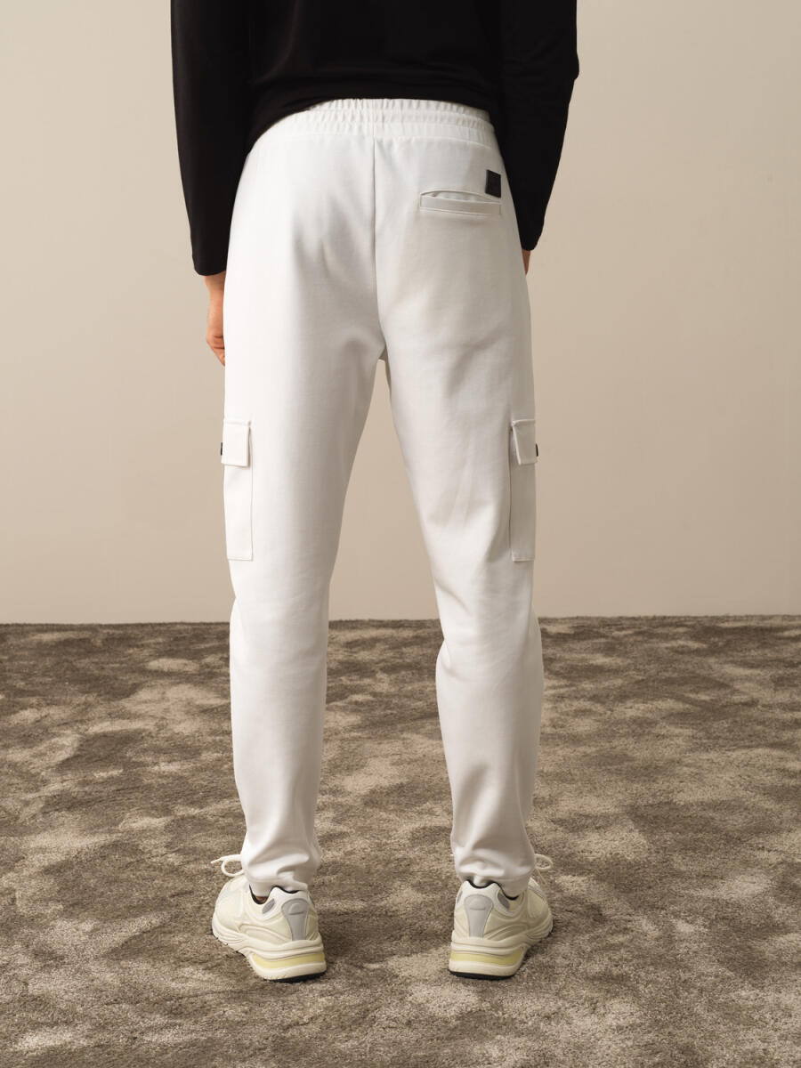 Xint Regular Fit White Cargo Jogging