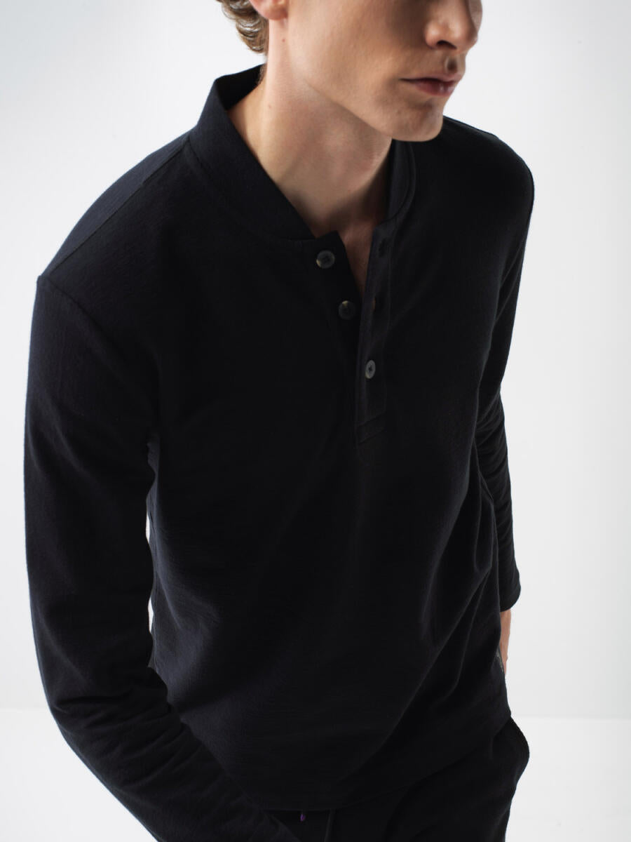 Xint Stand Up Collar Black Sweater