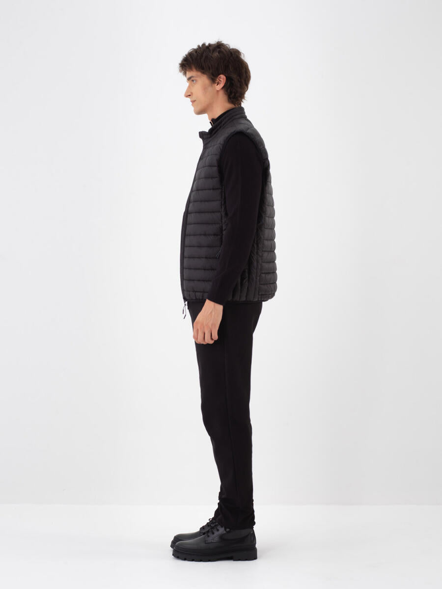 Xint Basic Black Puffer Vest