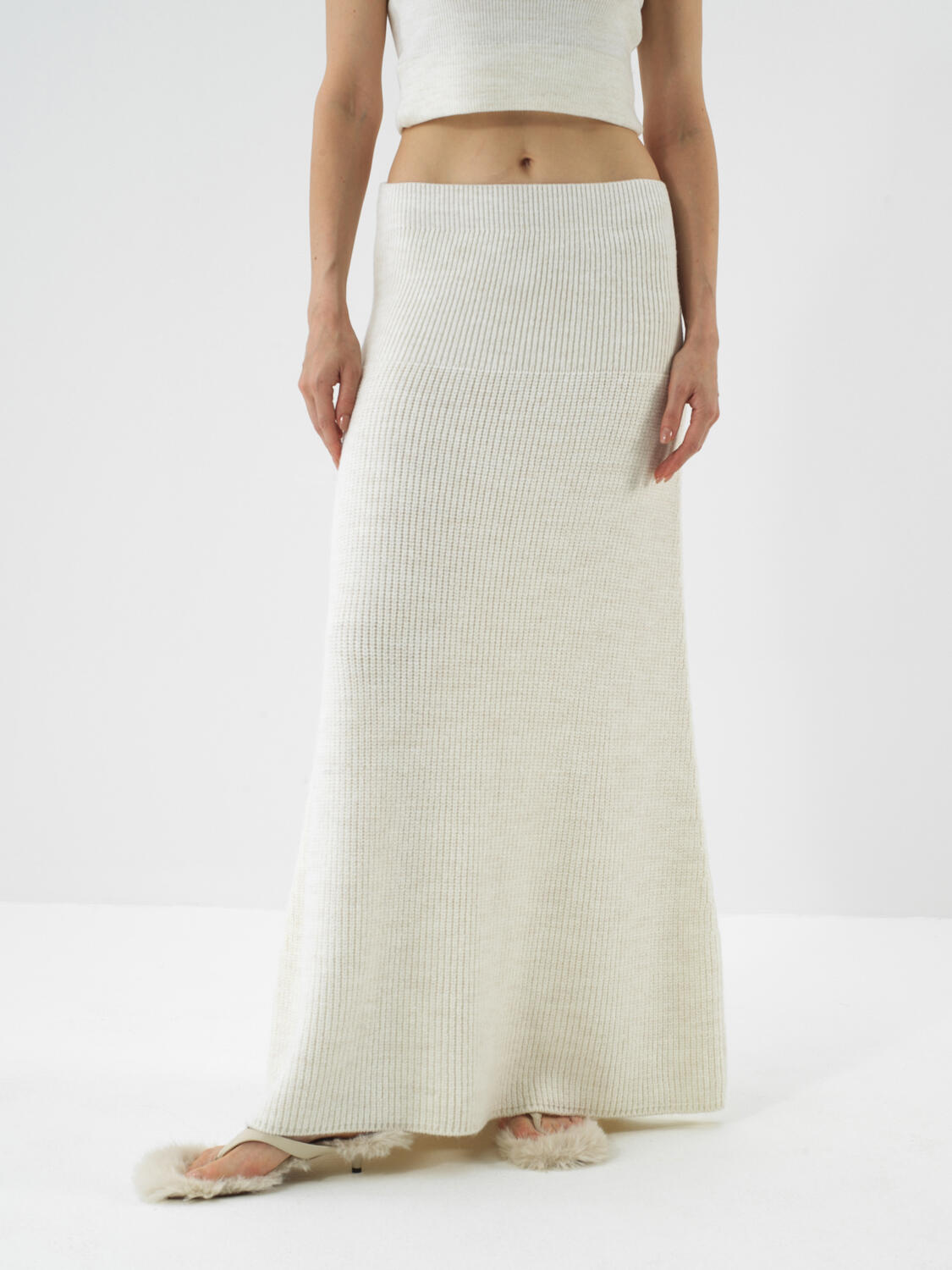 Xint Offwhite Natural Wool Textured Oversize Skirt