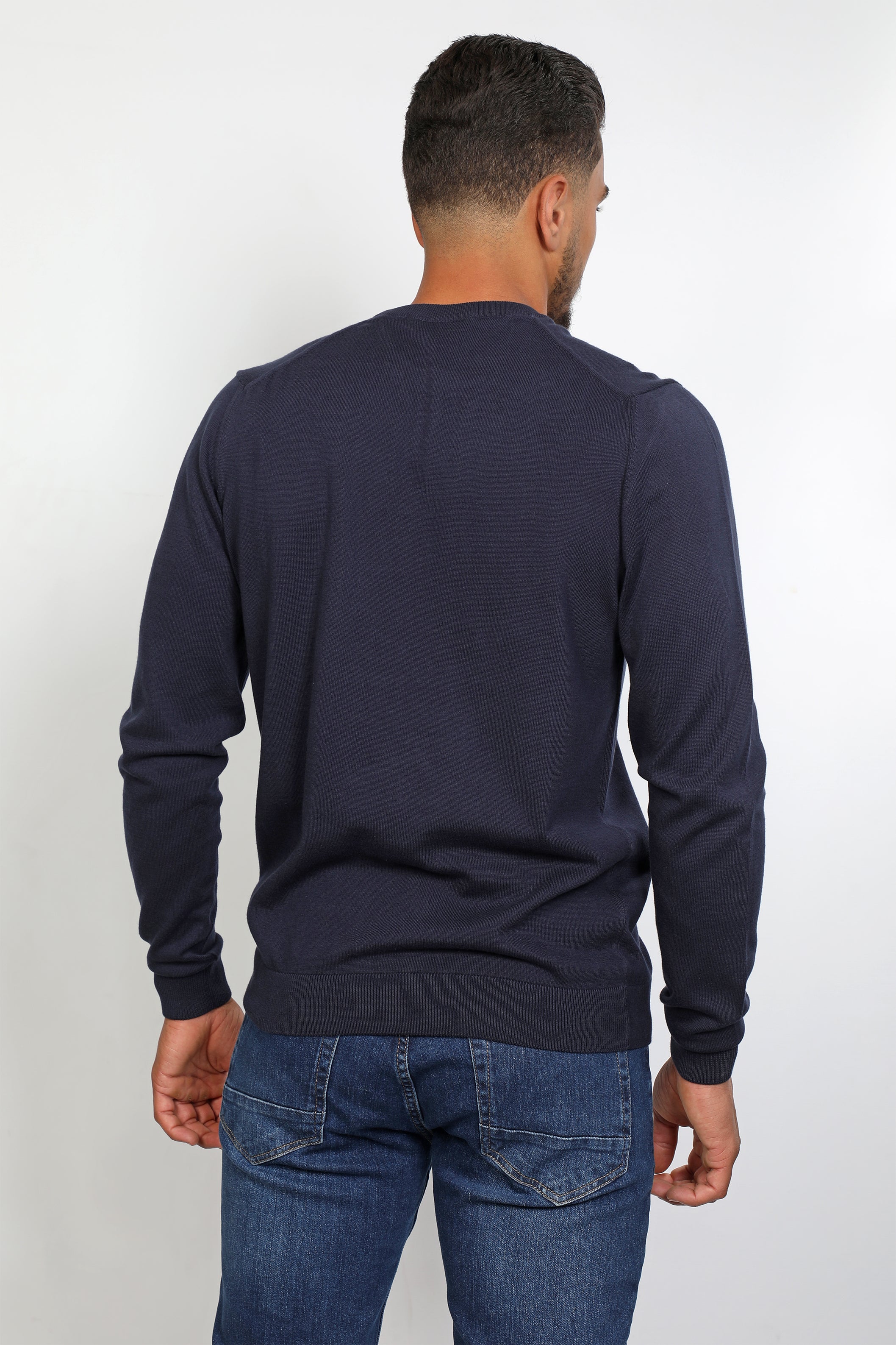 Men Round-Neck Navy Sweater