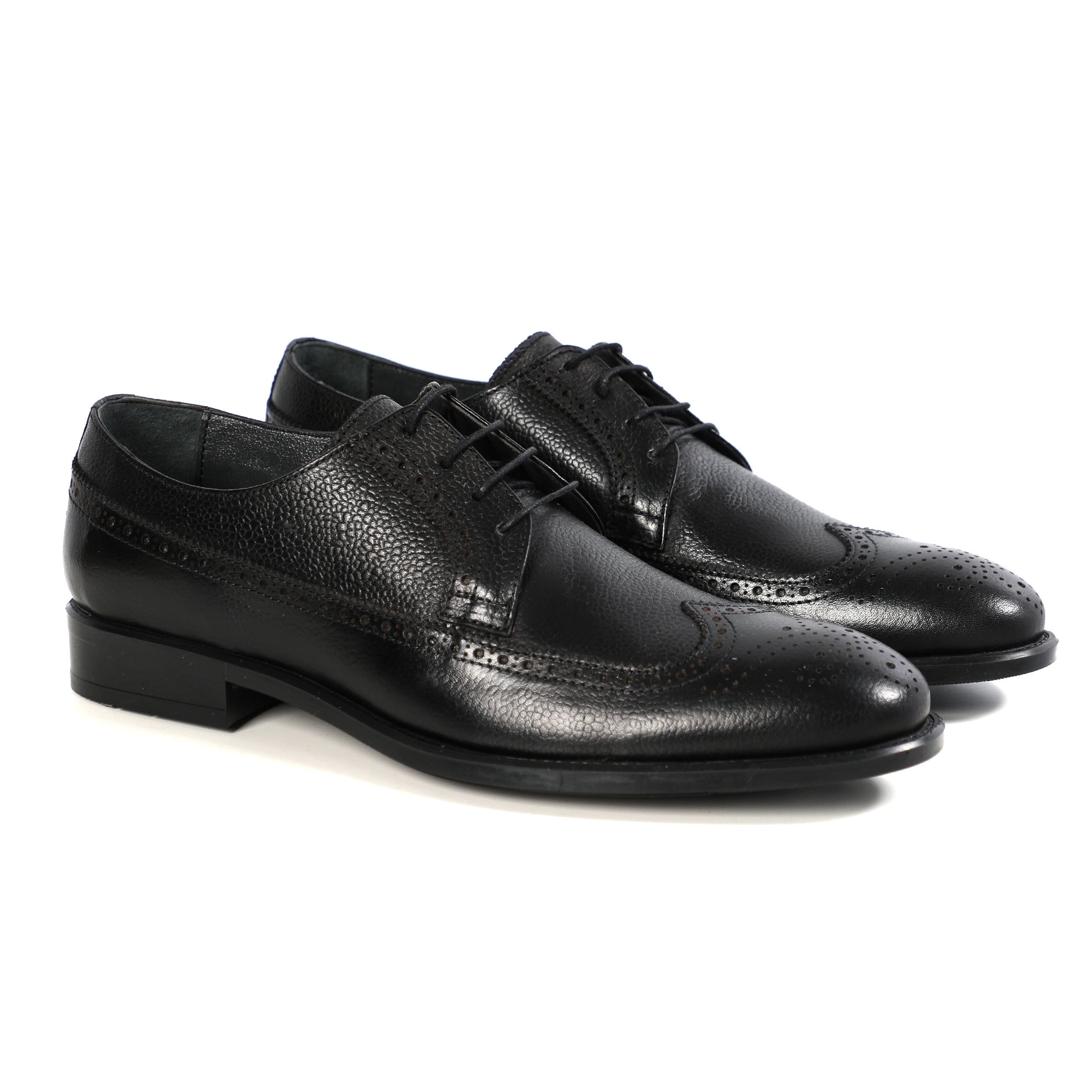 Men Black Classic Shoes With Crafted Cut