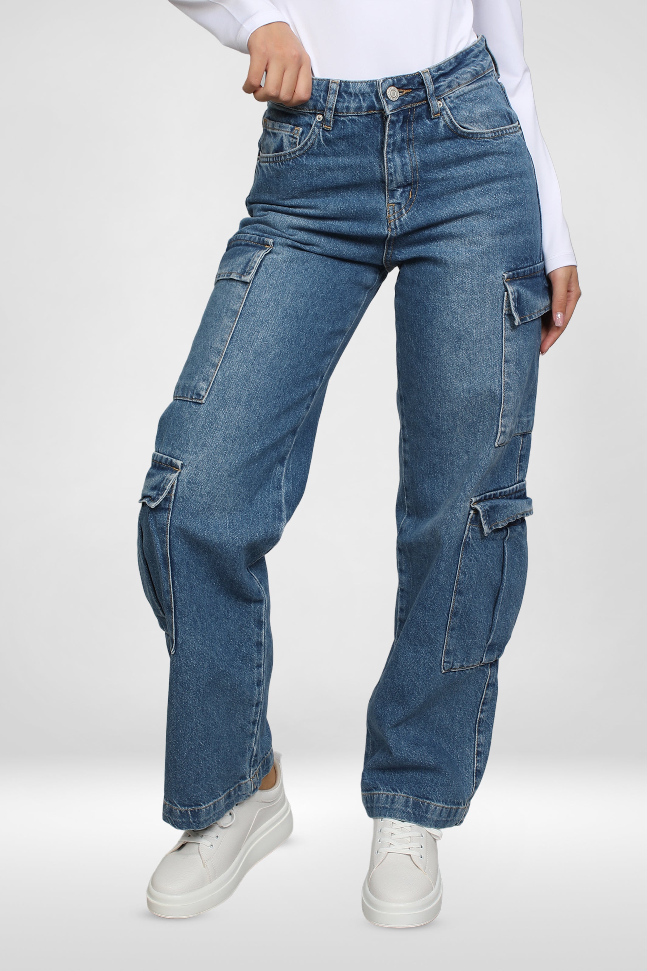 Women Wide-Leg Cargo Jeans