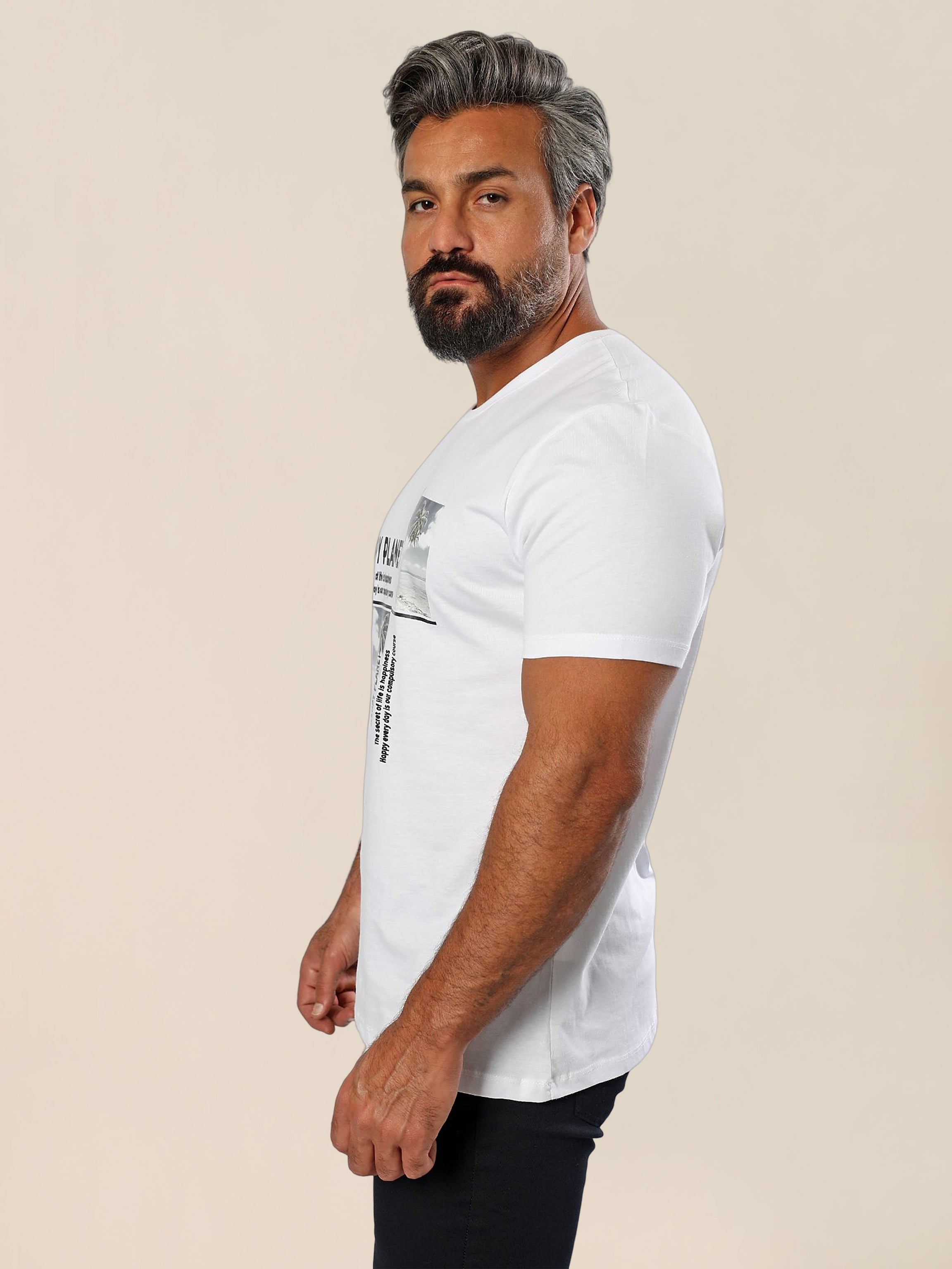 Men Slim Fit White T-shirt With Printed Front Design