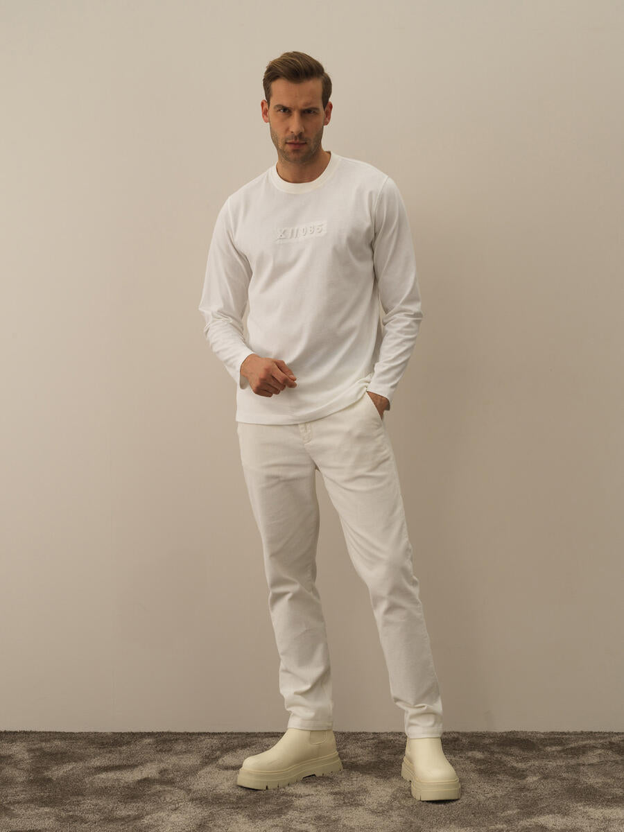 Men Xint Logo Designed White Pullover